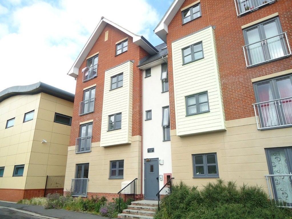 Flat Aylward Street in Portsmouth