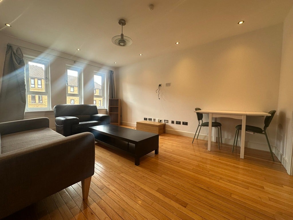 Flat Tillie Street in Glasgow