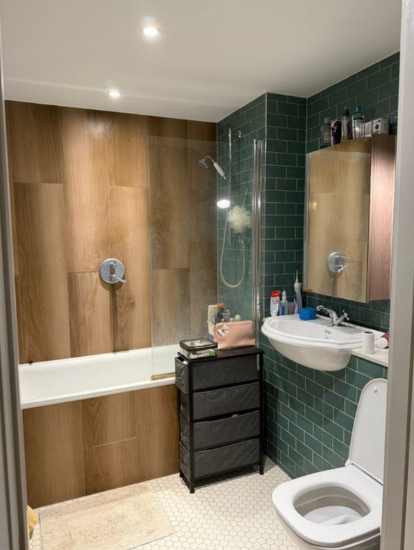 Room Engineers Way in Greater London