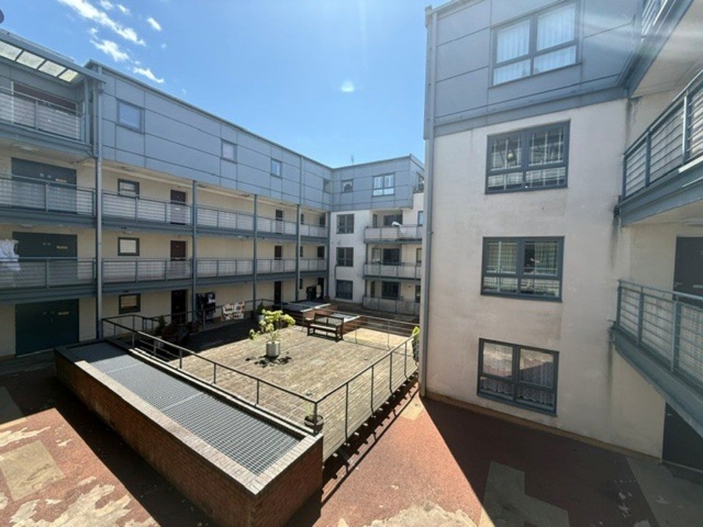 Flat Summer Hill Terrace in Birmingham