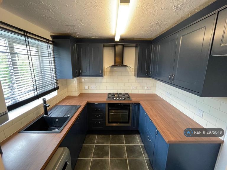 House Hedgerow Close in Ashfield