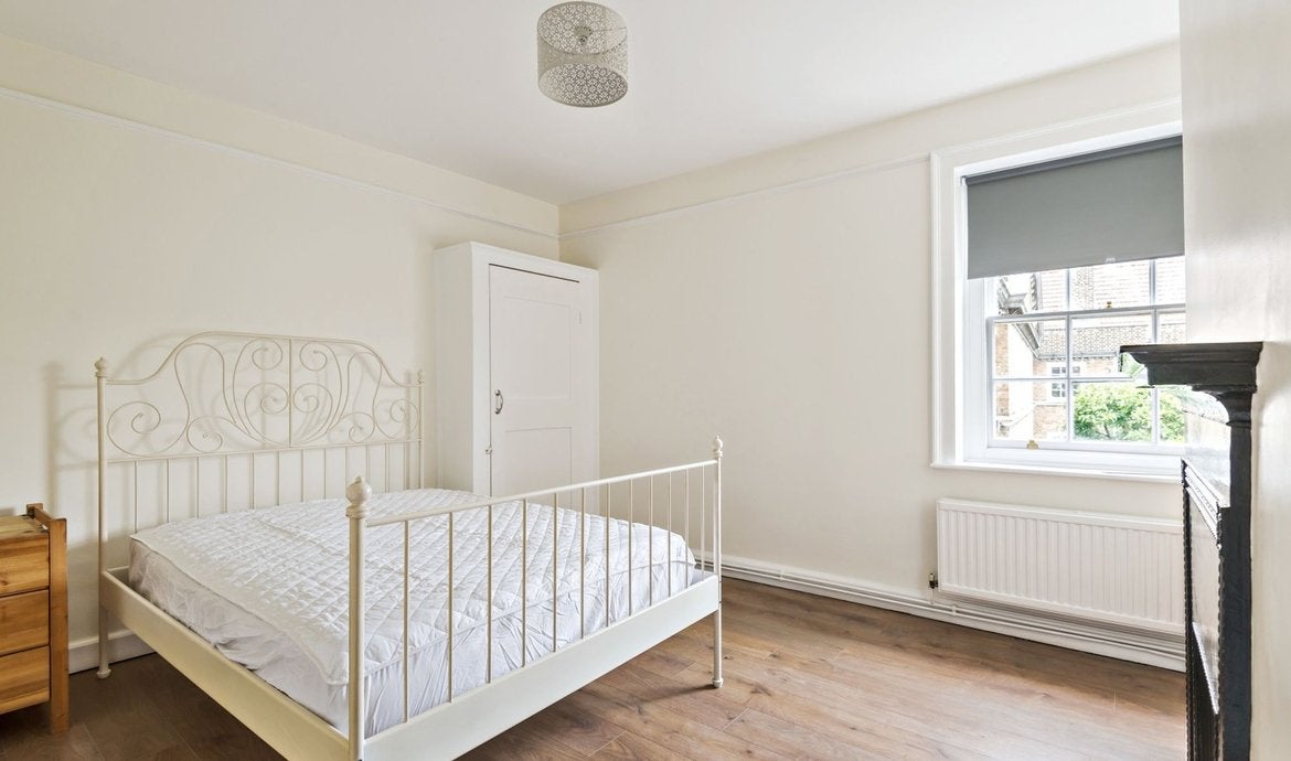 Flat Sancroft Street in Greater London