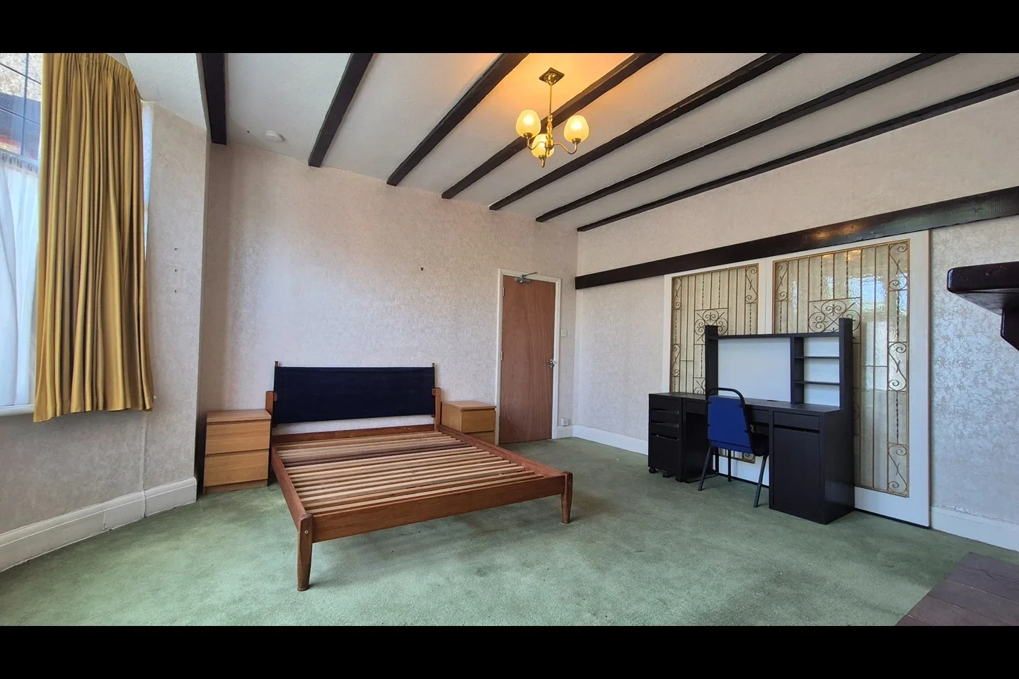 Room Green Lanes in Greater London