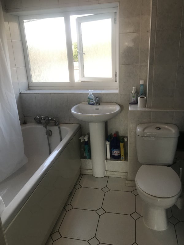 Room Long Riding in Basildon