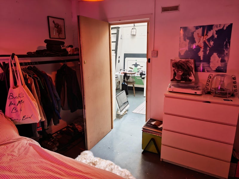 Room Dace Road in Greater London