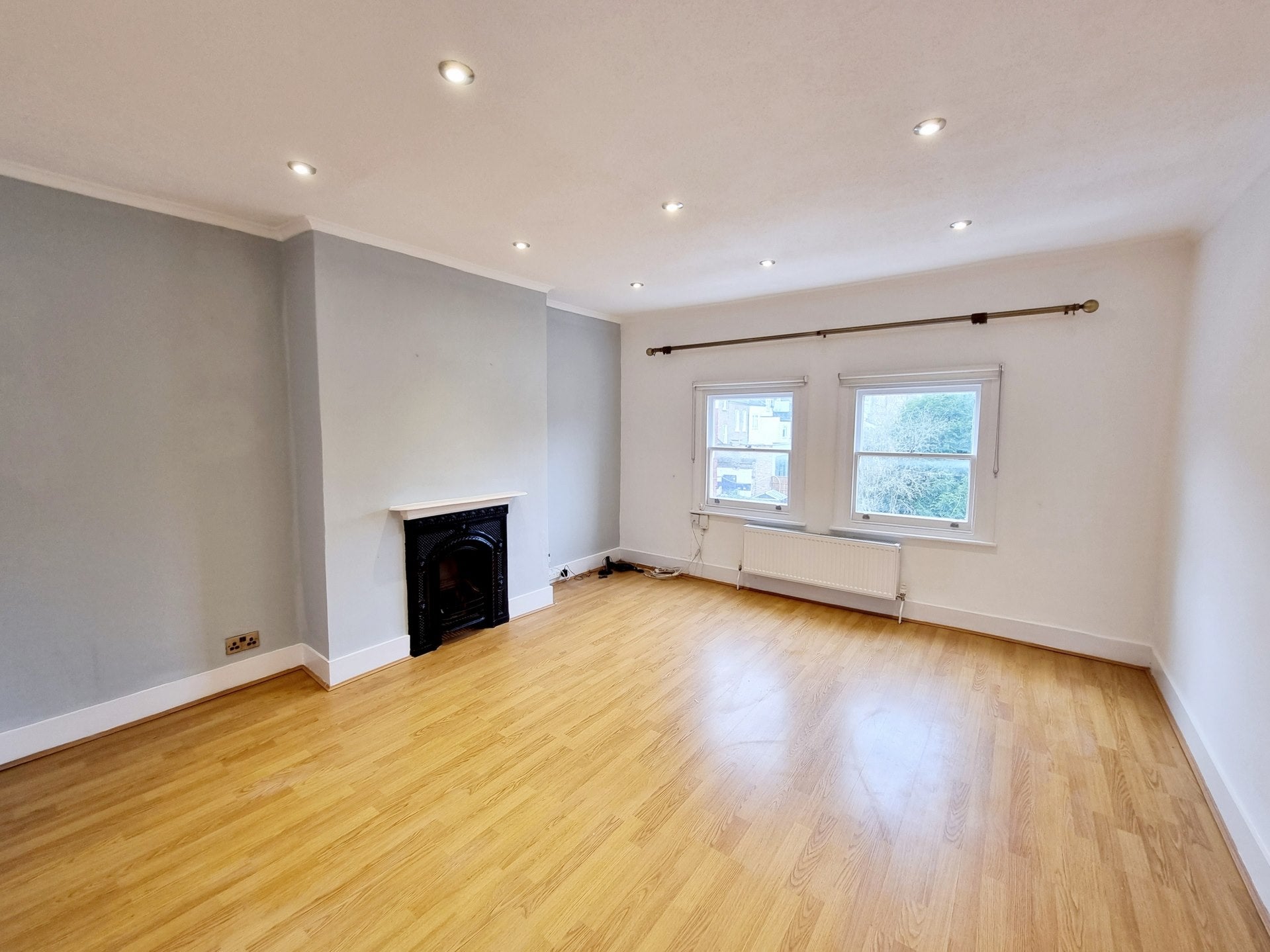 Flat Langdon Park Road in Greater London