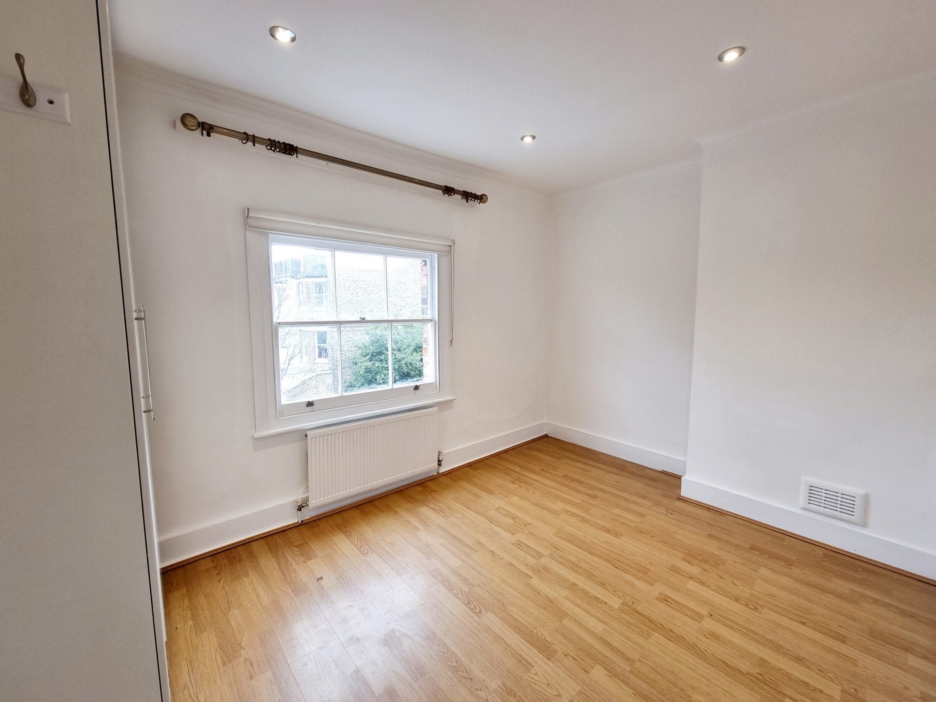 Flat Langdon Park Road in Greater London