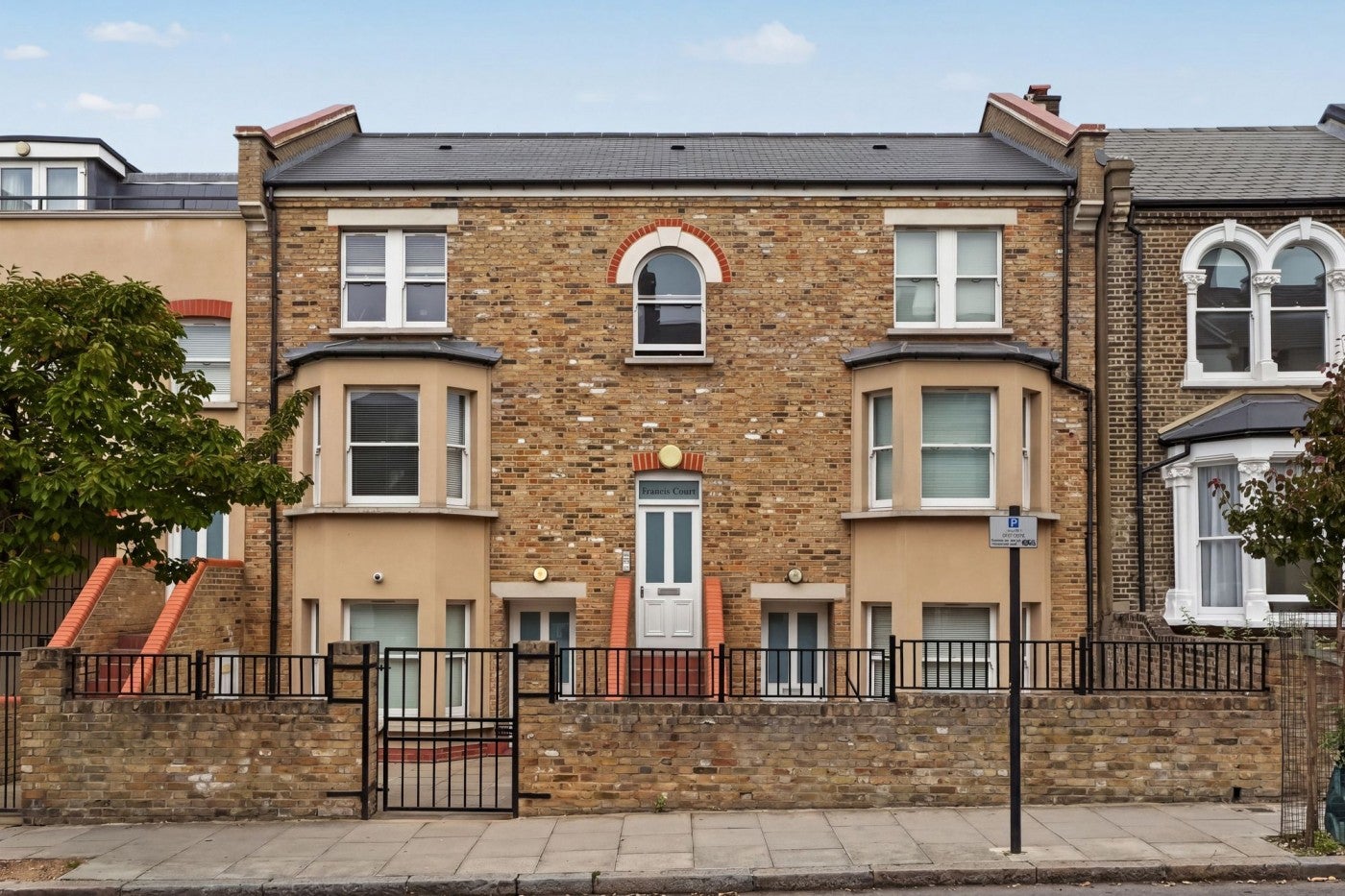 Flat Grenville Road in Greater London