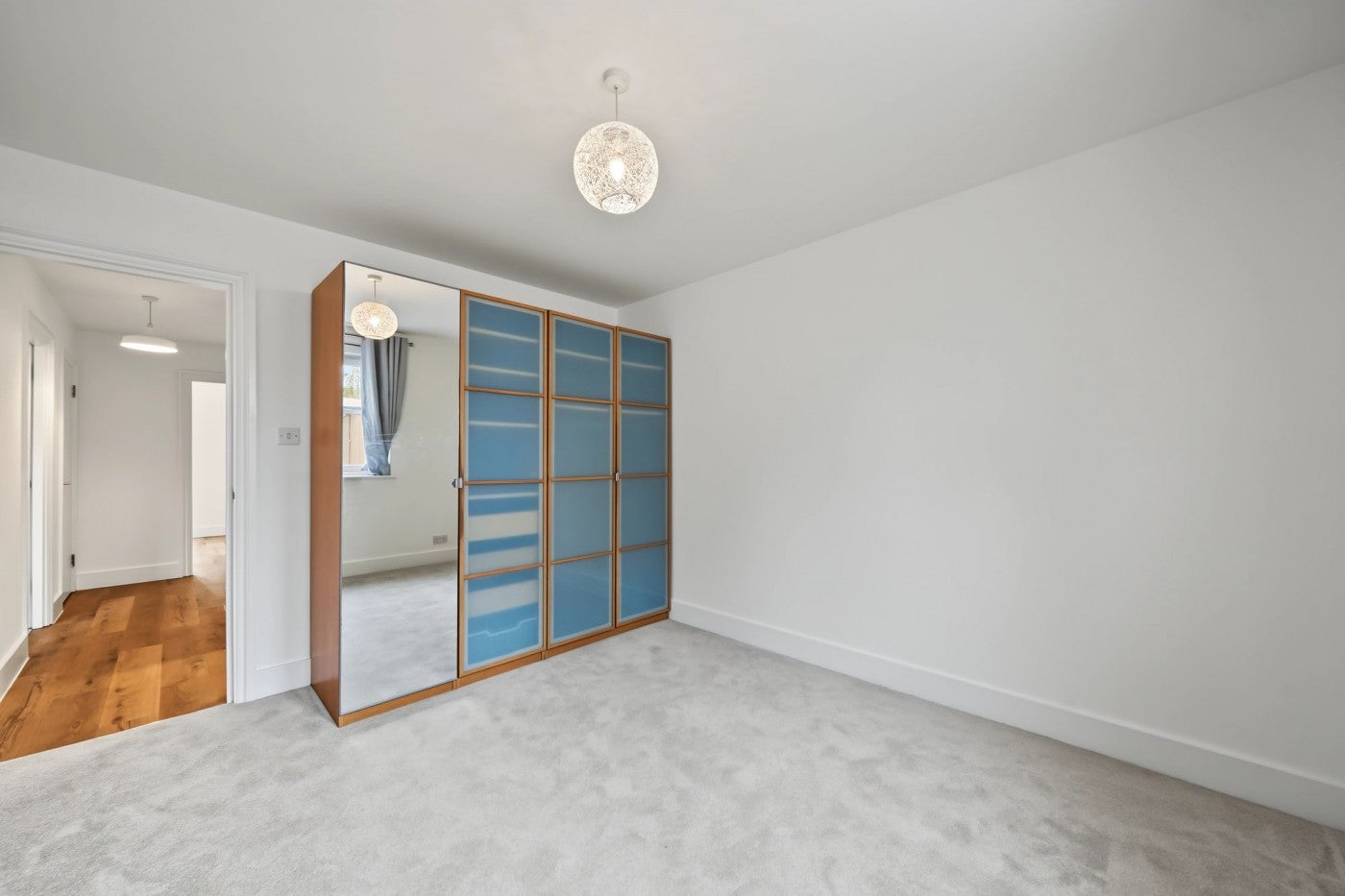 Flat Grenville Road in Greater London