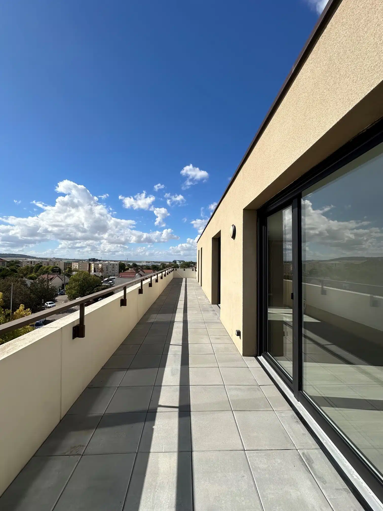 Flat Avenue Roger Salengro in Troyes