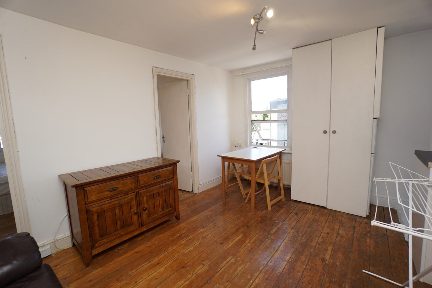 Flat Essex Road in Greater London