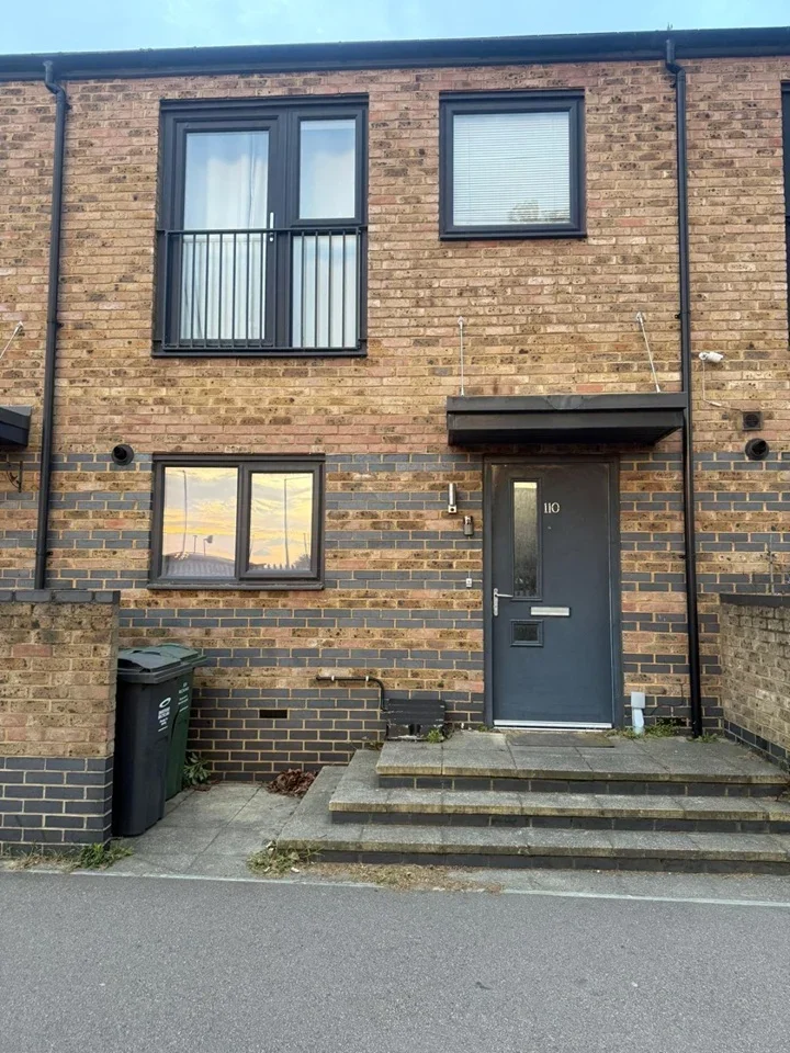 House Central Road in Dartford