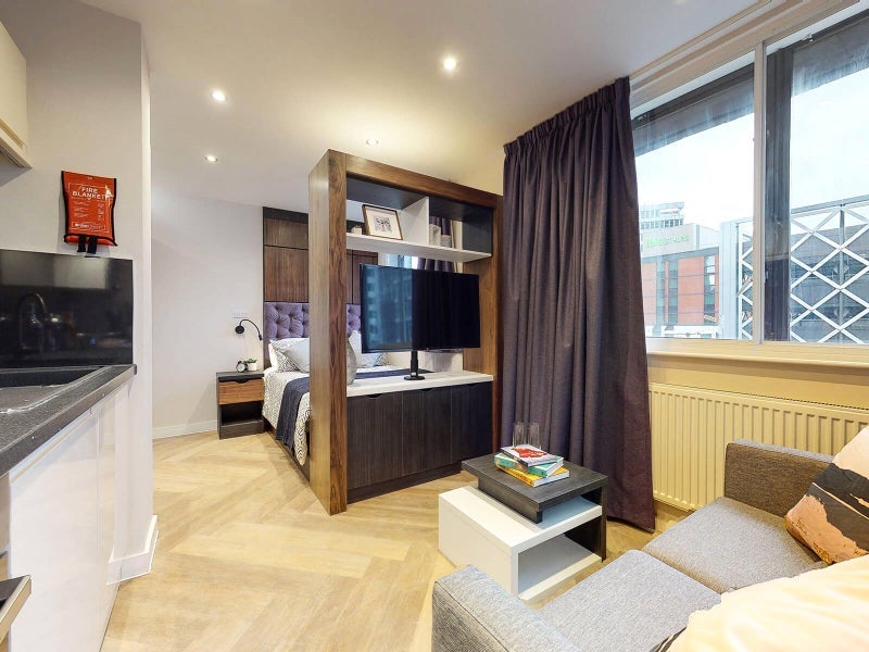 Flat Wade Lane in Leeds