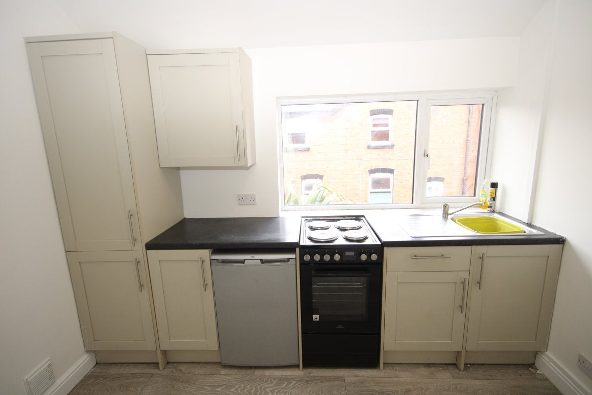 Flat Tarvin Road in Chester