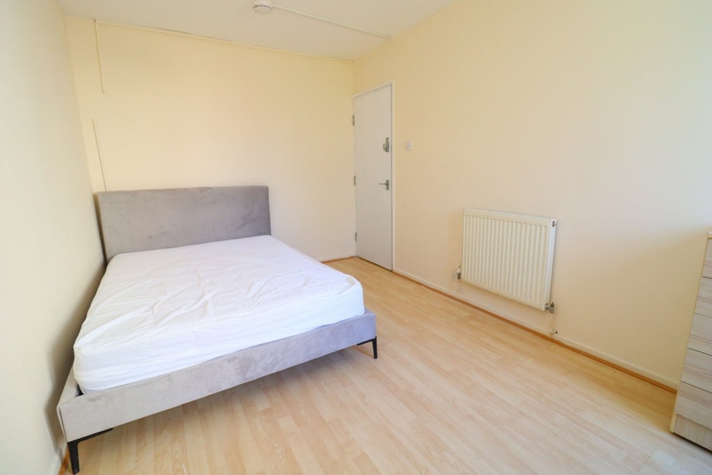 Room Globe Road in Greater London