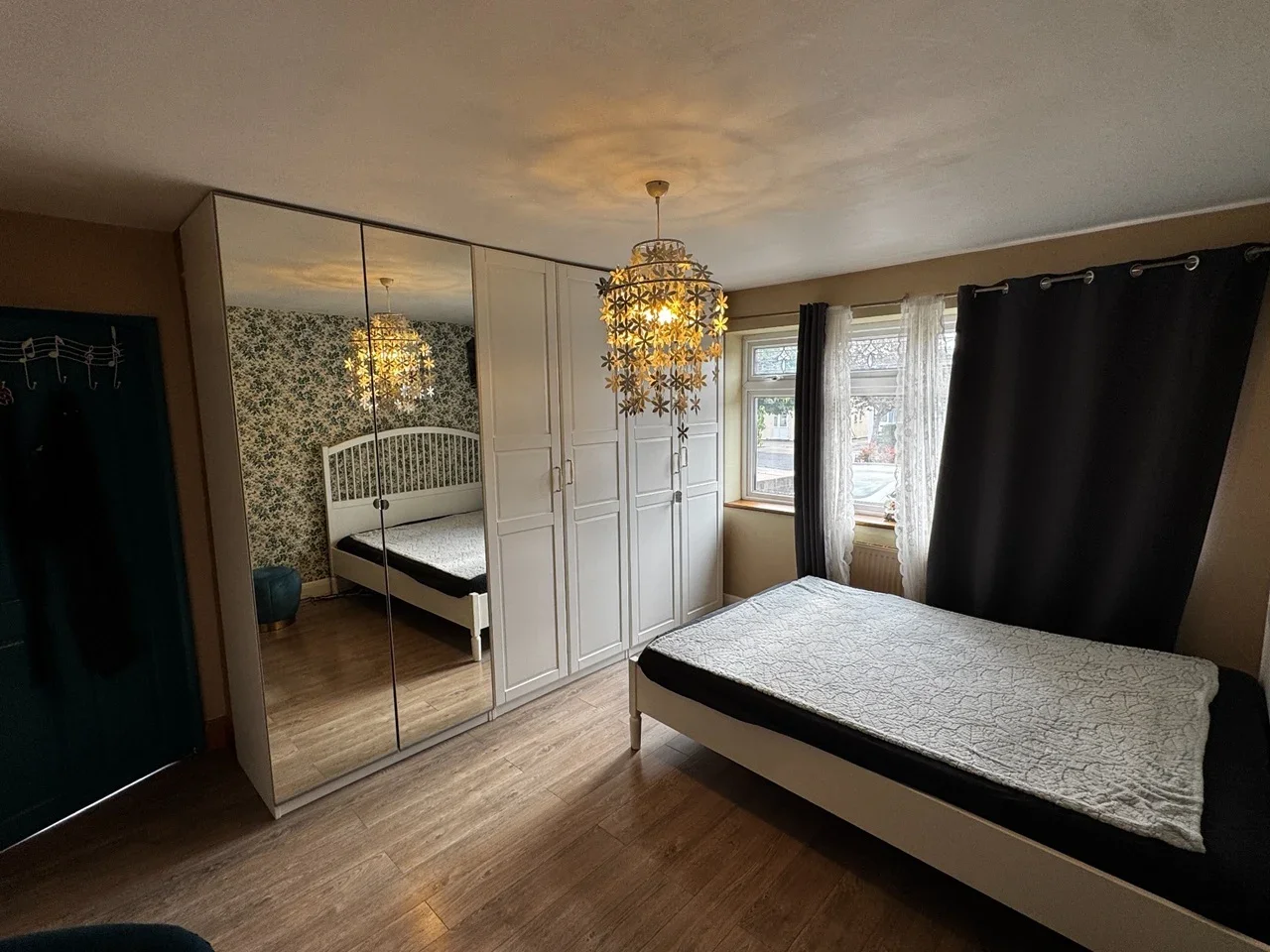 House Hunter Drive in Greater London