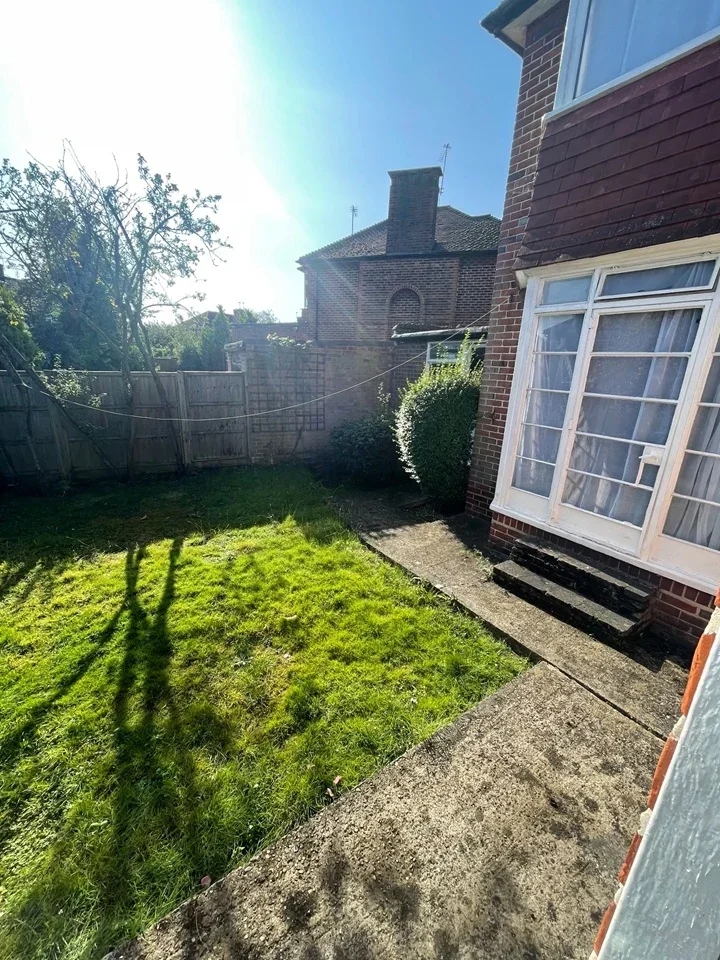 House Woodcroft in Greater London
