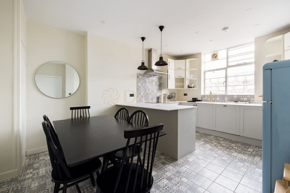 Flat Charlotte Street in Greater London