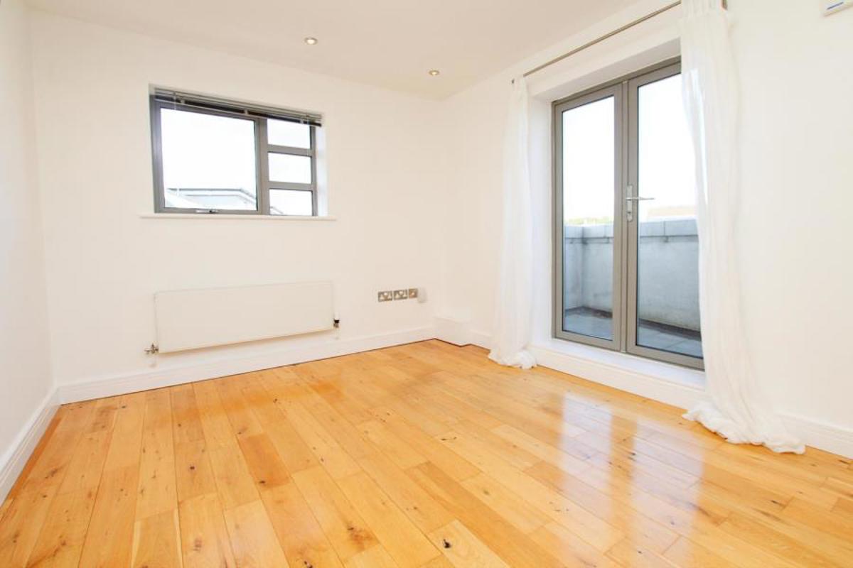 Flat Gloucester Road in Bristol