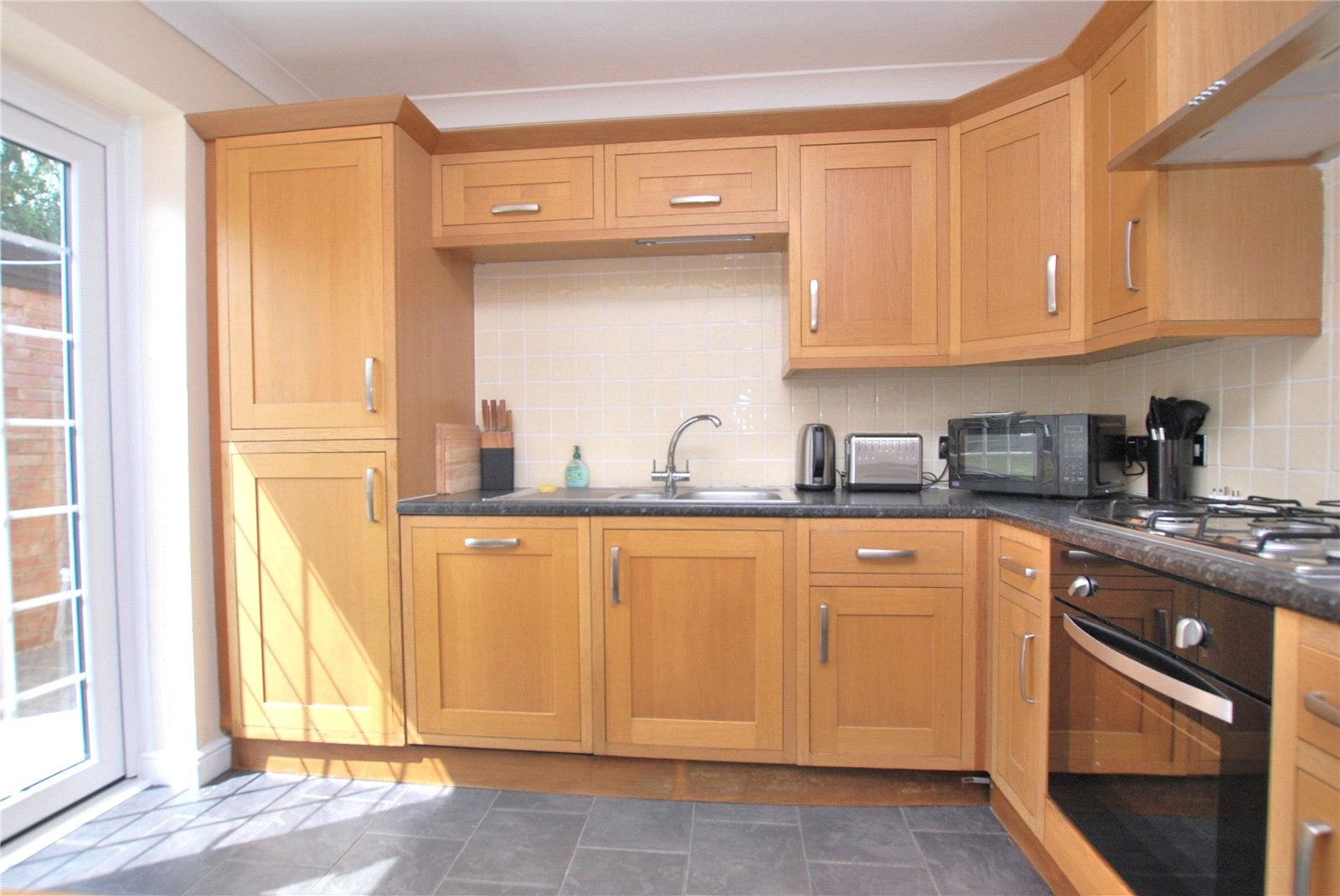 Room Tylehost in Guildford