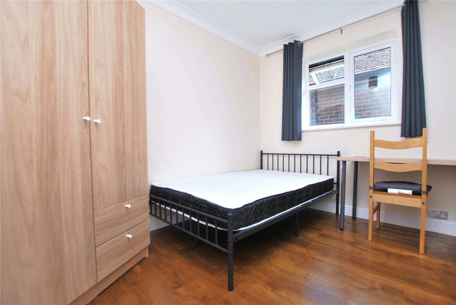 Room Tylehost in Guildford