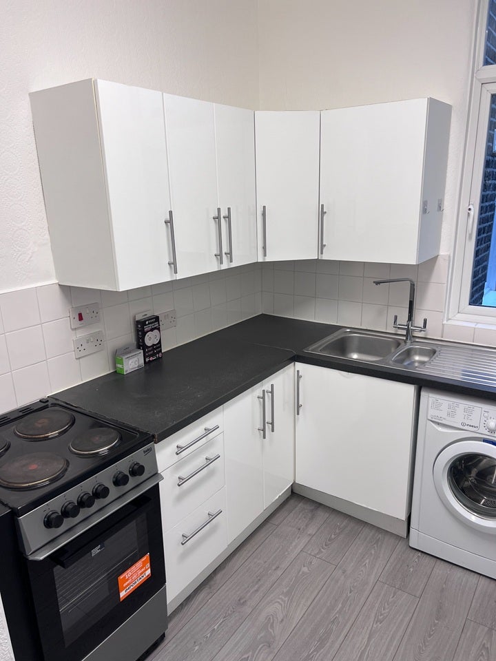 Flat Walpole Road in Greater London