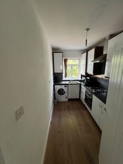 Flat Staines Road in Greater London