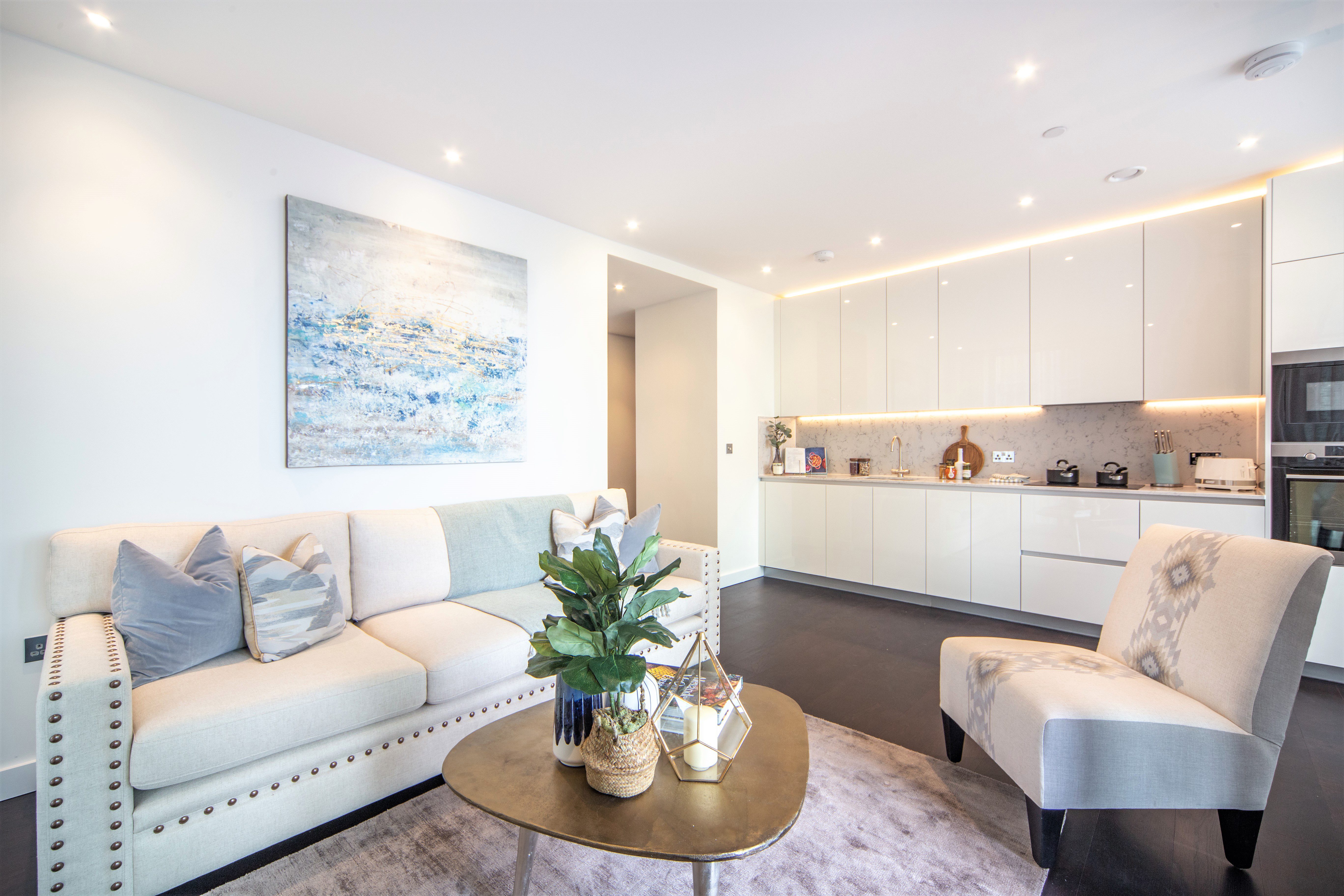 Flat Charles Grinling Walk in London