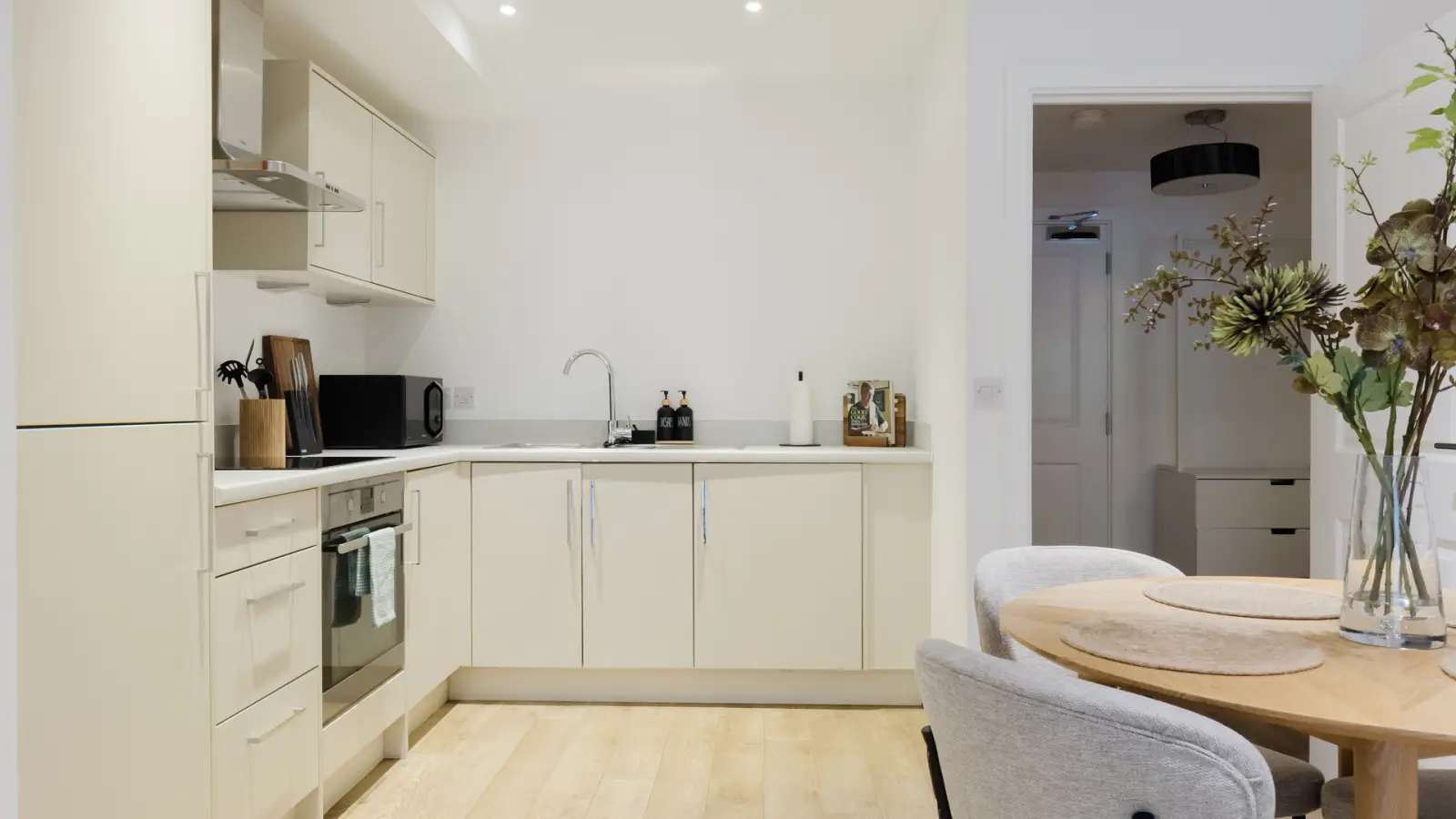 Flat Sancroft Street in Greater London