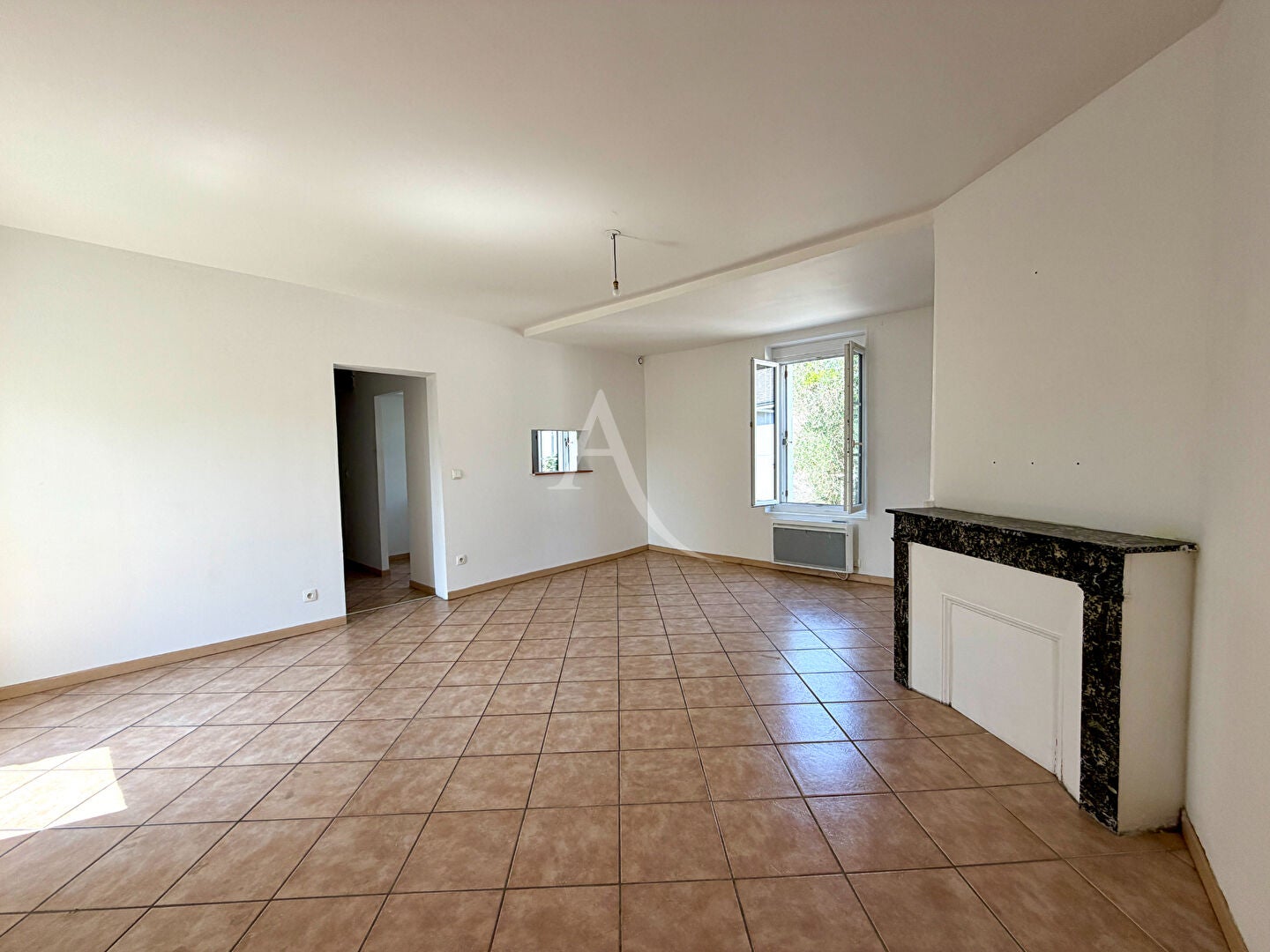 Flat D 82 in Saint-Martin-le-Beau