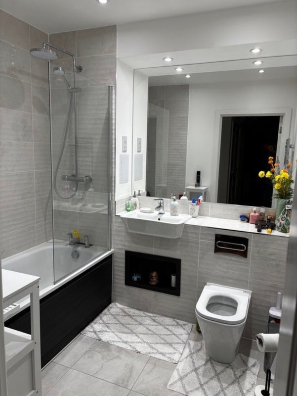 Room Mahindra Way in Greater London