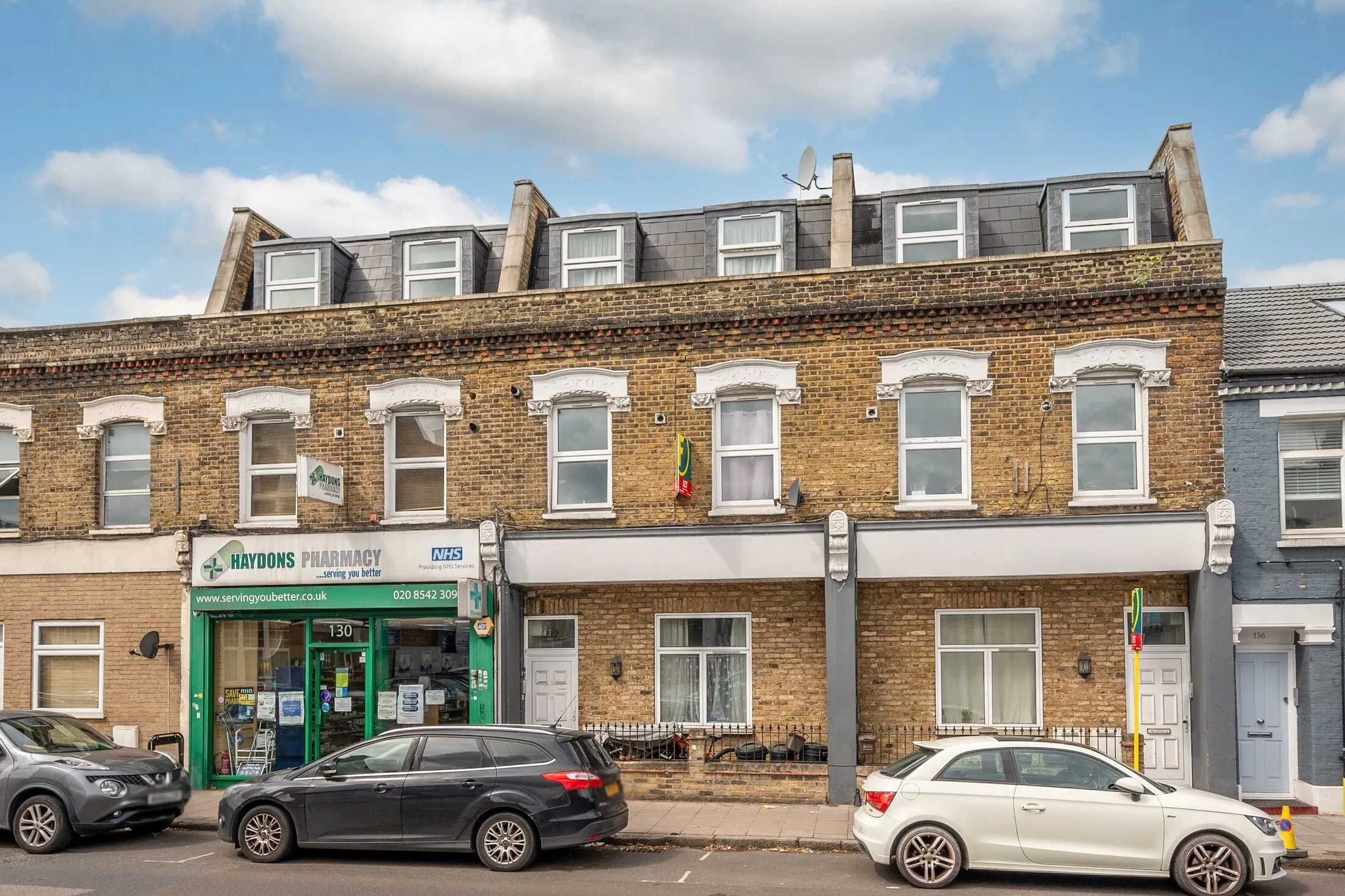 Flat Cardigan Road in Greater London