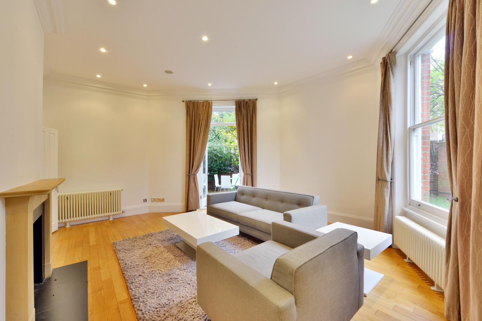 Flat Rudall Crescent in Greater London