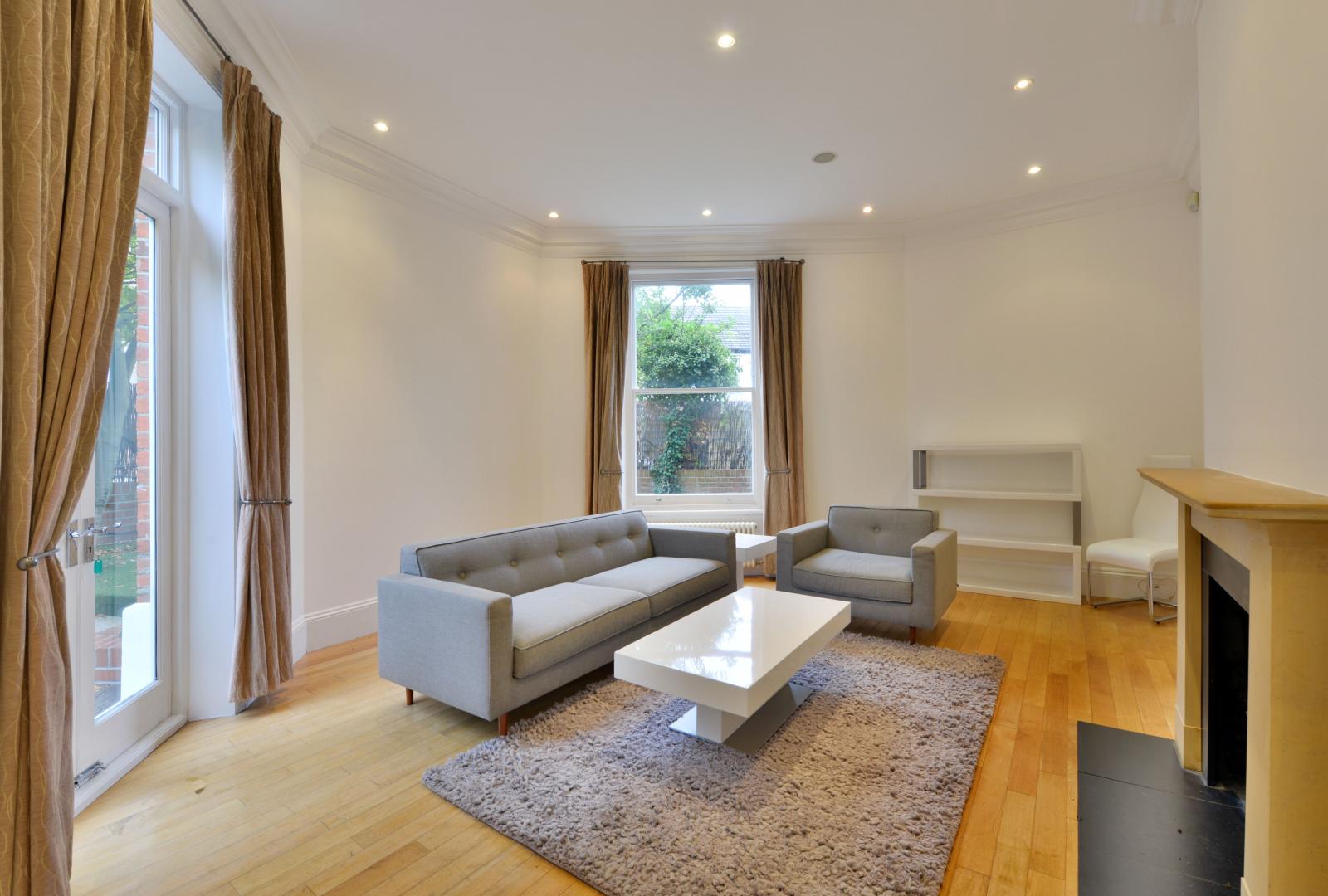 Flat Rudall Crescent in Greater London