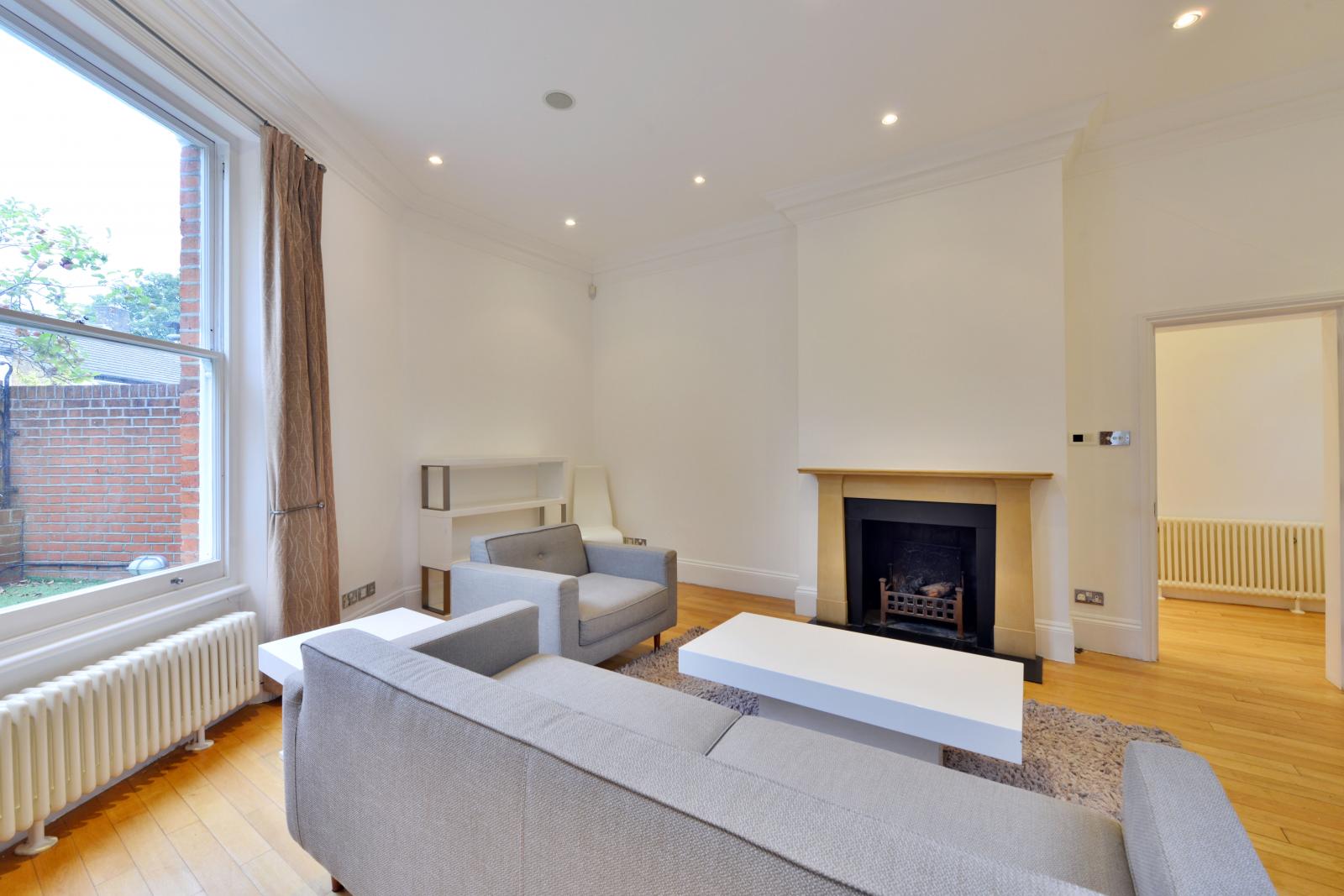 Flat Rudall Crescent in Greater London