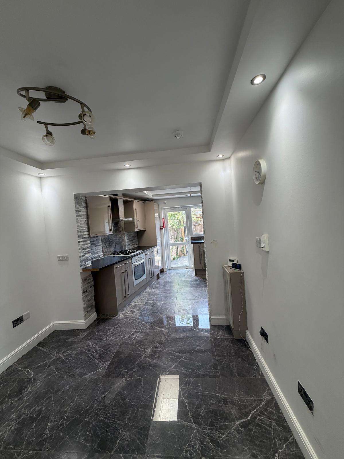 Flat Tavistock Avenue in St Albans