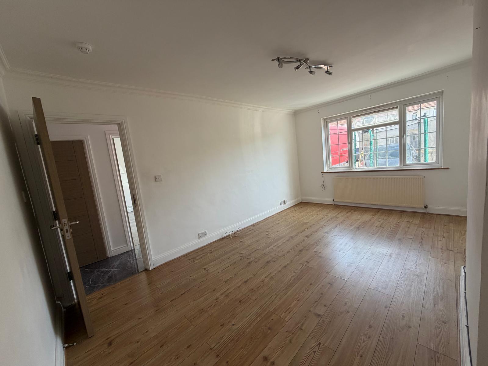 Flat Tavistock Avenue in St Albans