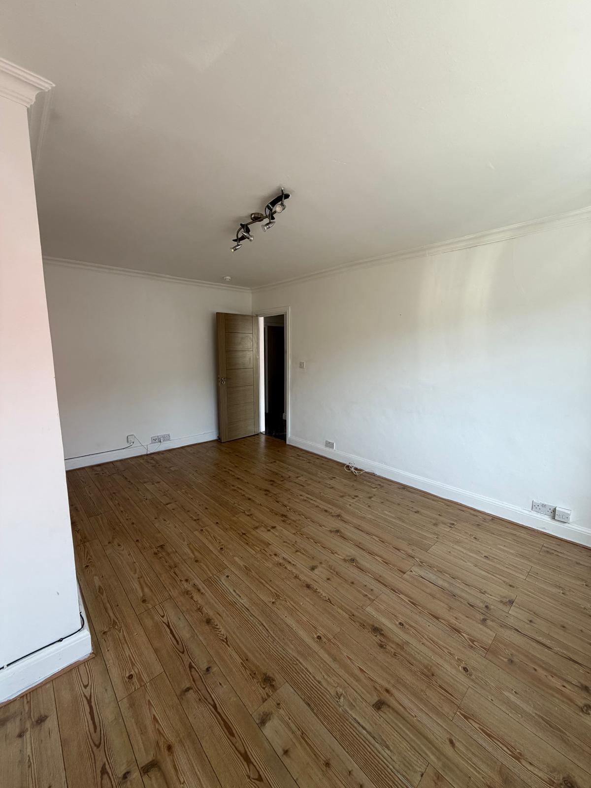 Flat Tavistock Avenue in St Albans