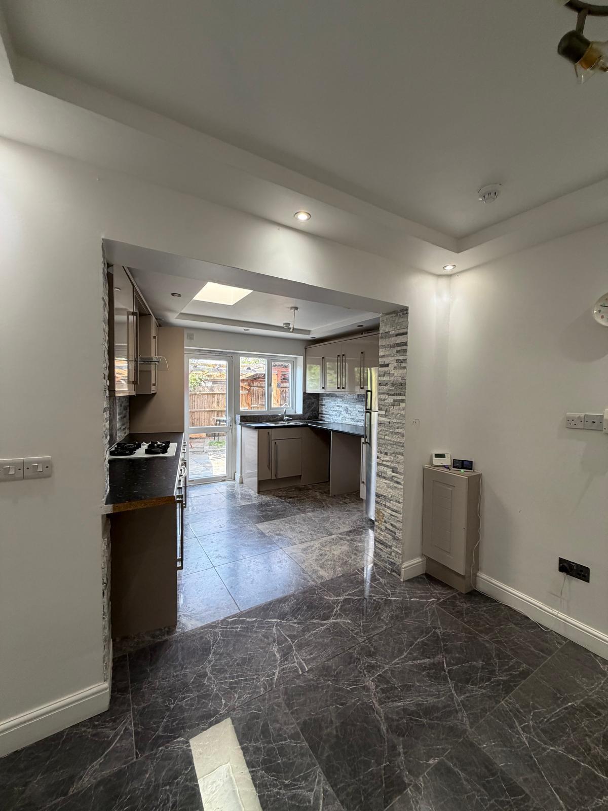 Flat Tavistock Avenue in St Albans