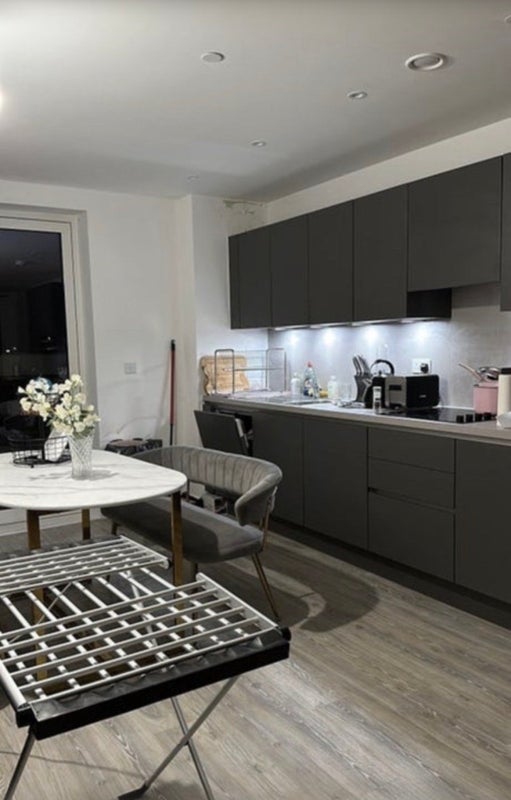 Room Thunderer Street in Greater London