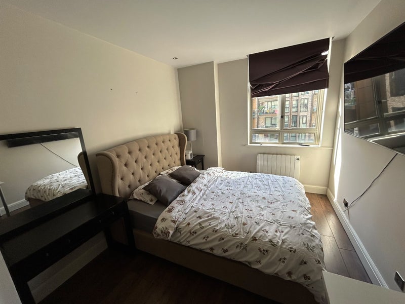 Room City Road in Greater London
