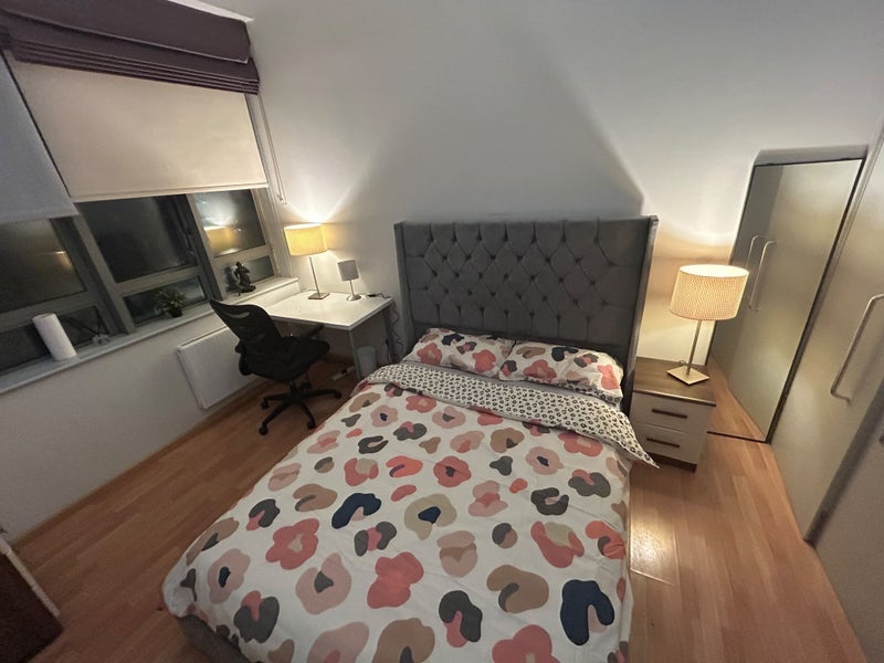 Room City Road in Greater London