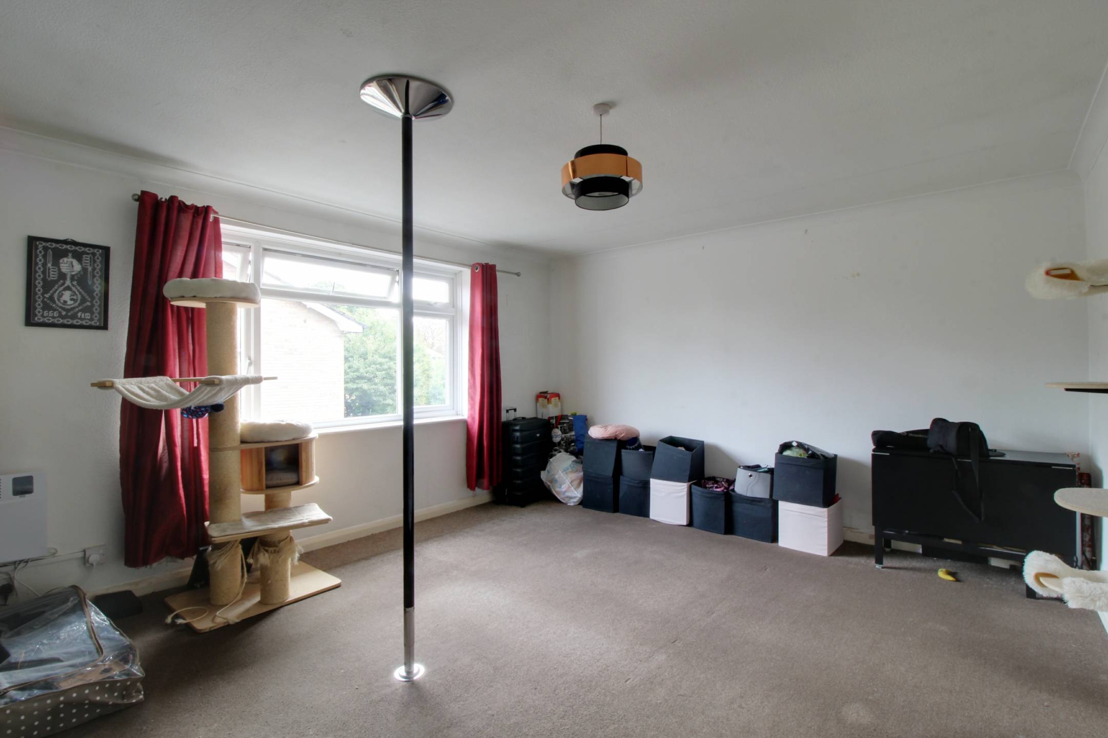 Flat Waldronhyrst in Greater London