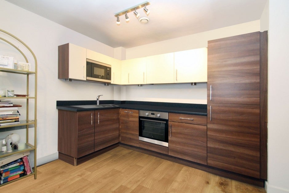 Flat Park Lodge Avenue in Greater London