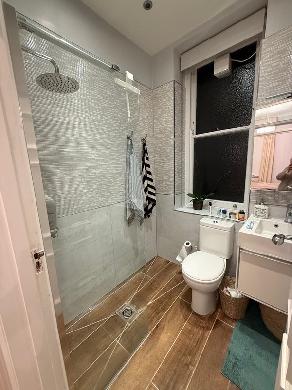 Room Elgin Avenue in City of Westminster
