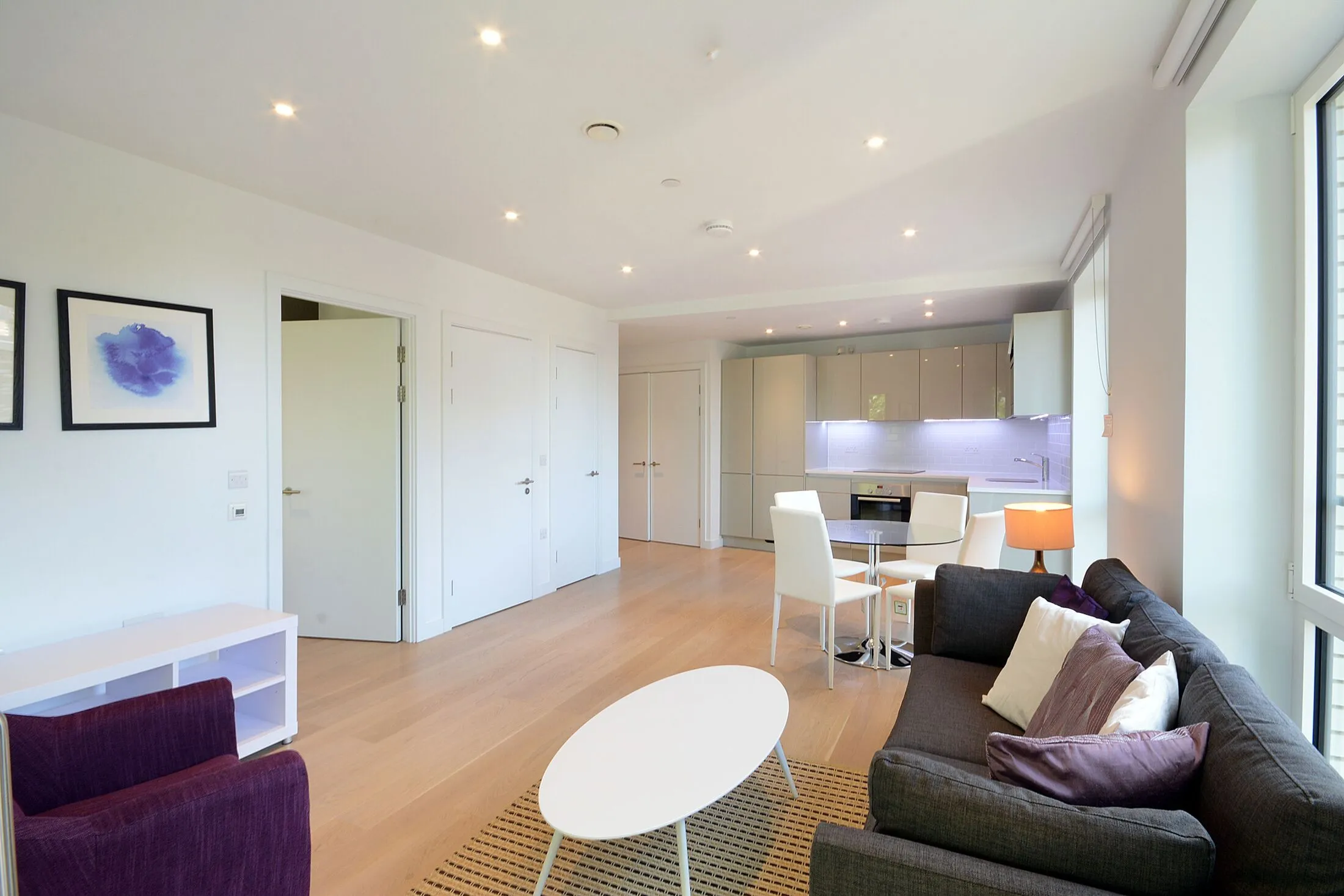Flat Sayer Street in Greater London