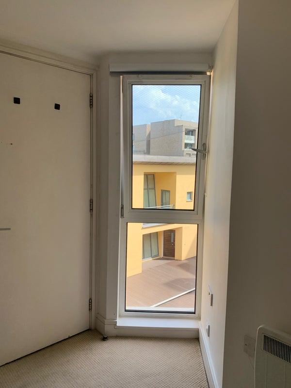 Flat Wandsworth High Street in Greater London