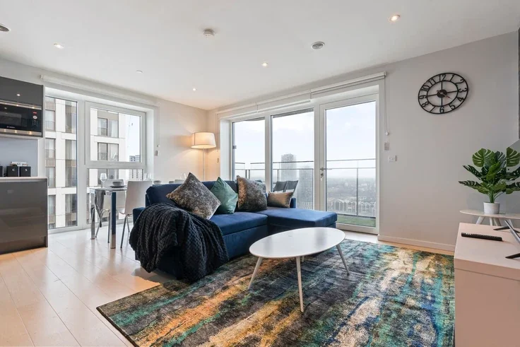 Flat Endeavour Square in Greater London