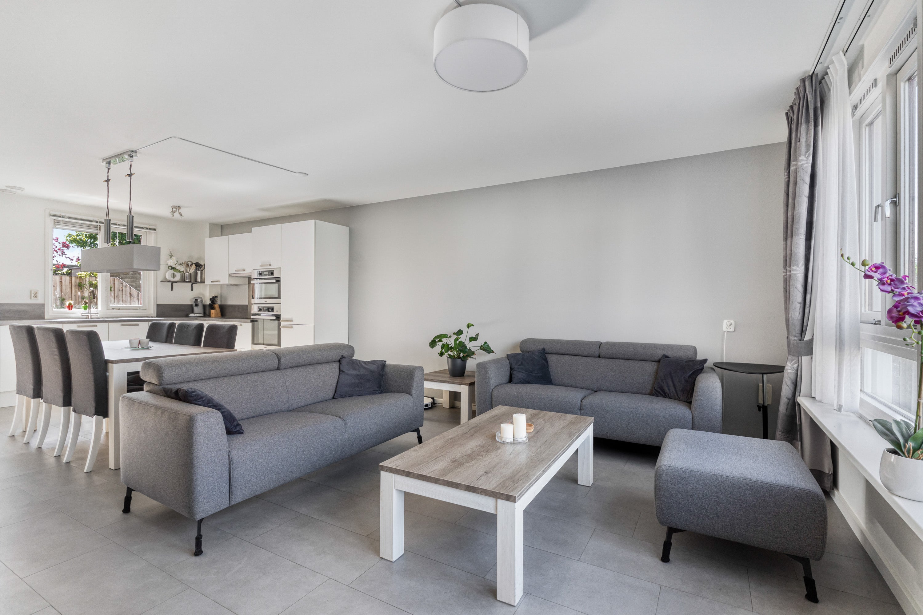 Appartement te koop: Basilicumweg 165, Almere