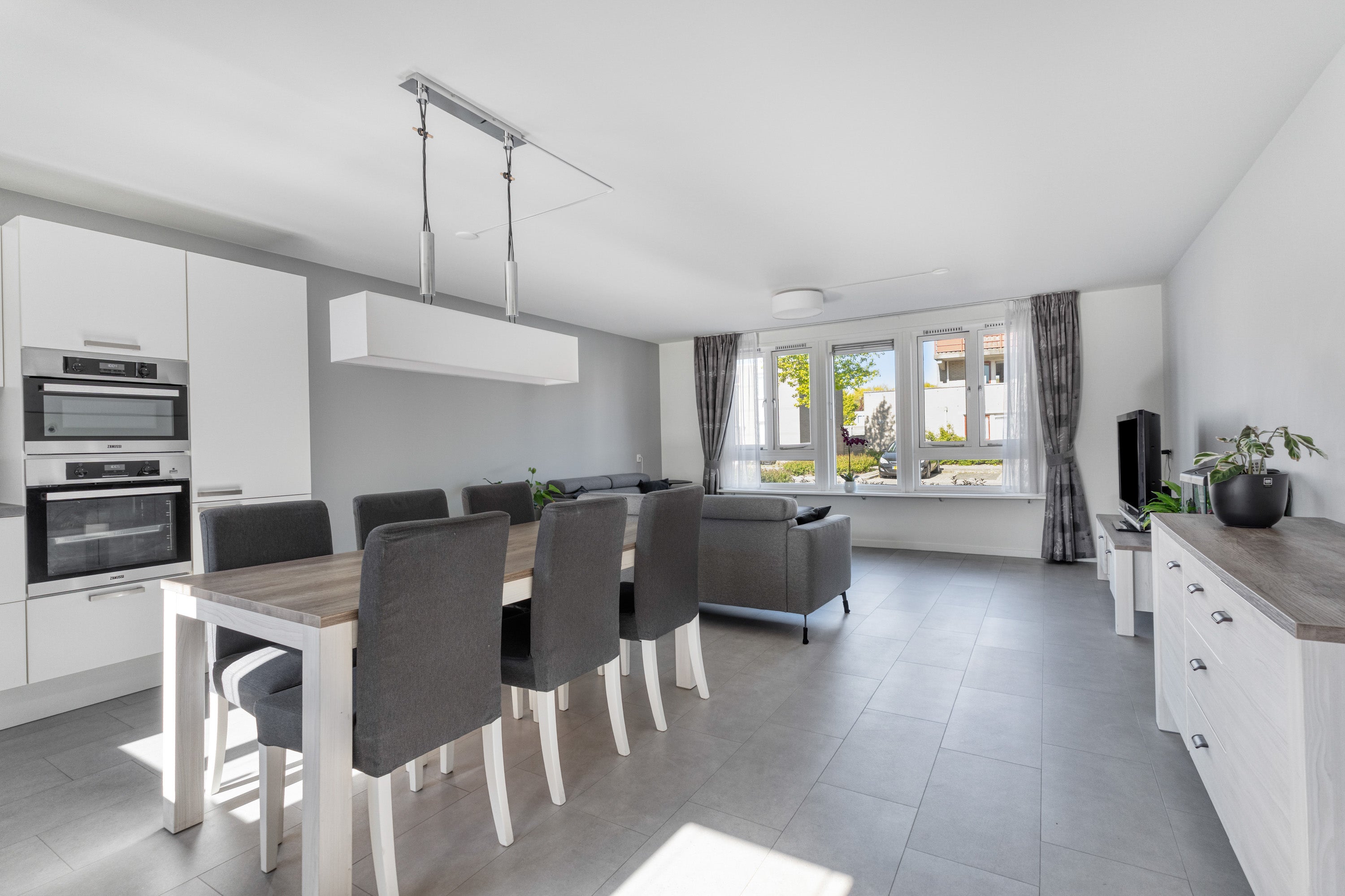 Appartement te koop: Basilicumweg 165, Almere